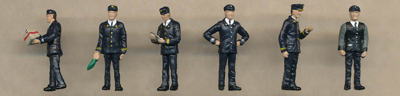 Bachmann 1960/70s Station Staff figures